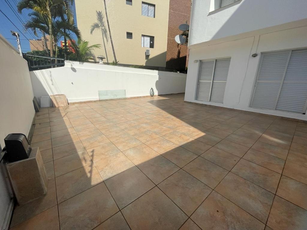 Apto Terreo 50 Metros Da Praia Do Guaruja Luaran gambar